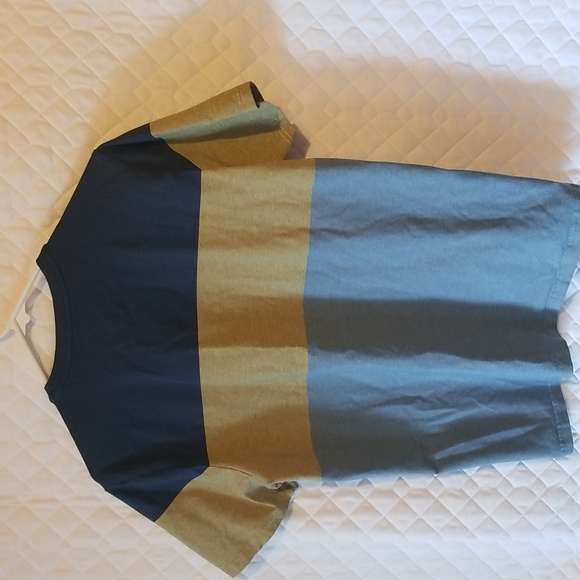 Large tee shirt 26 inches long - Picture 3 of 3